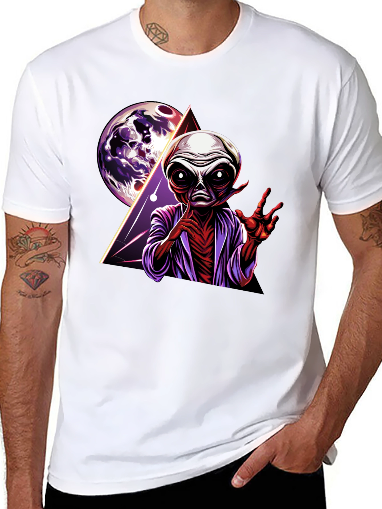 Alien Graphic Print Tee - Retro Space Design